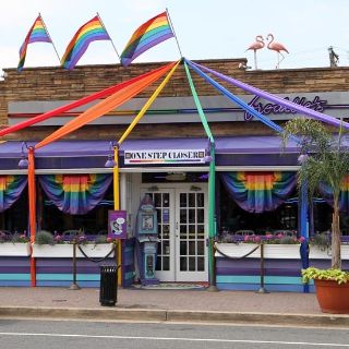 Freddie's Beach Bar & Restaurant