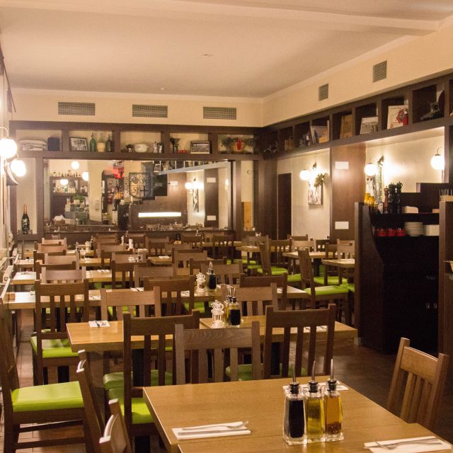 Solo Pizza Restaurant Munchen By Opentable