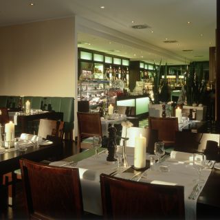 Fleming's Brasserie & Delicatessen im Fleming's Hotel Frankfurt Messe