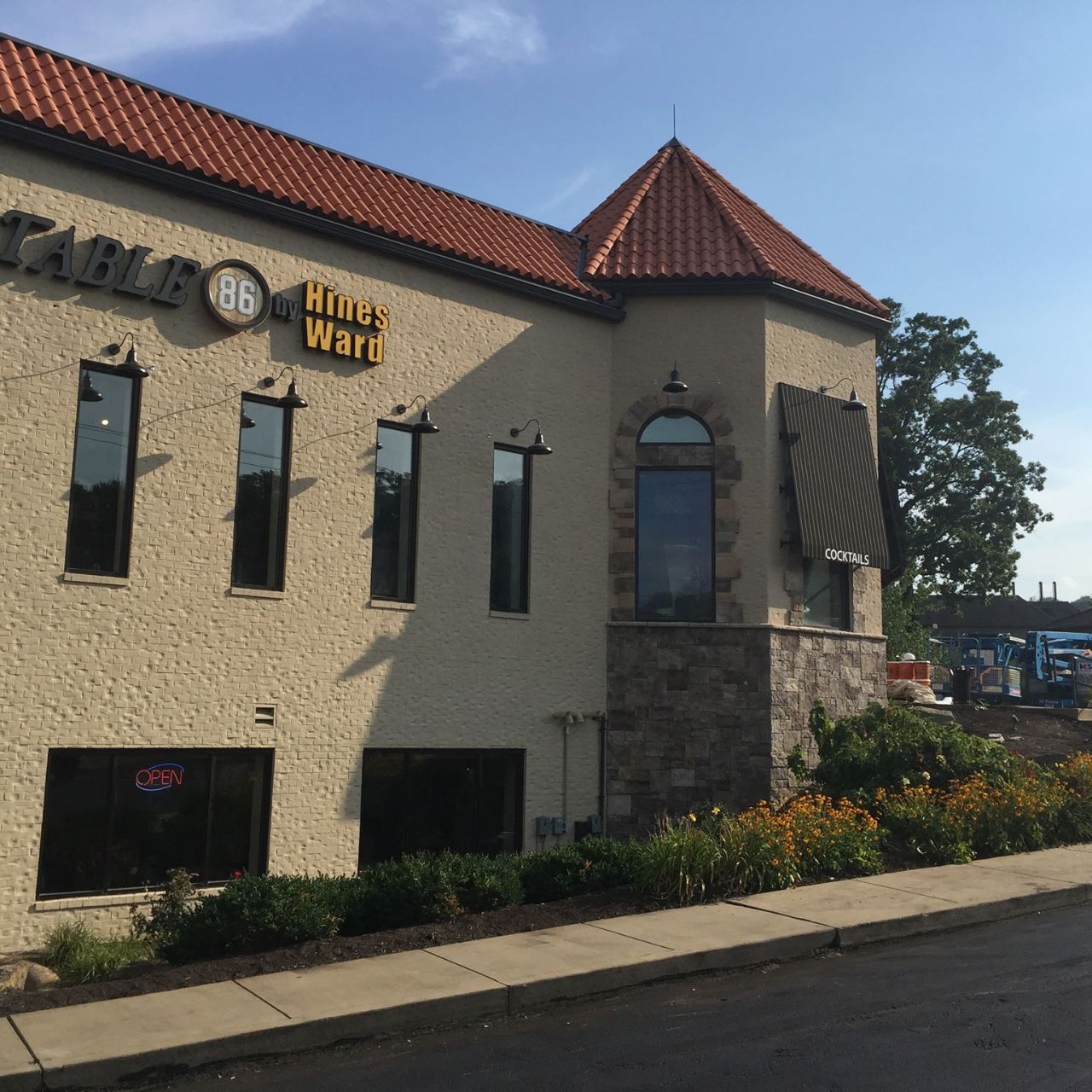 Jerome Bettis says his North Shore eatery probably won't reopen