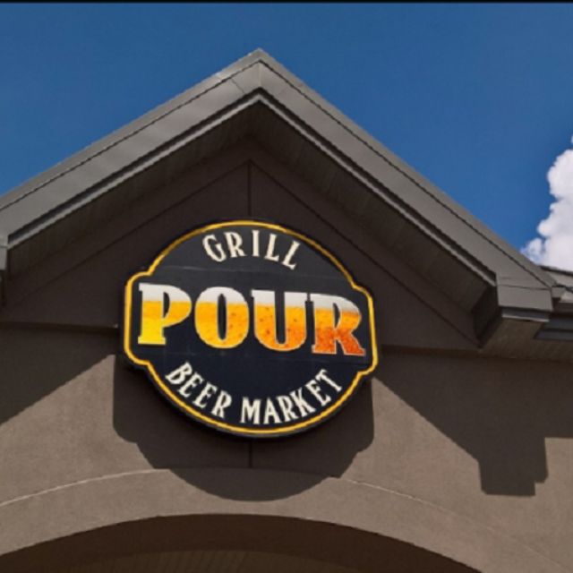 Pour Beer Market & Grill Airdrie Actualizado en 2024, restaurante