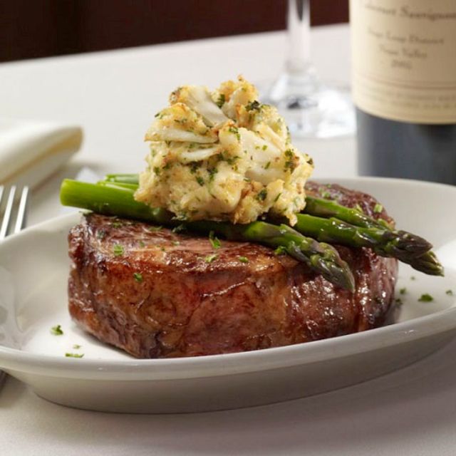 Ruth S Chris Steak House Waikiki Beach Walk Honolulu Restaurant Info Reviews Photos Kayak