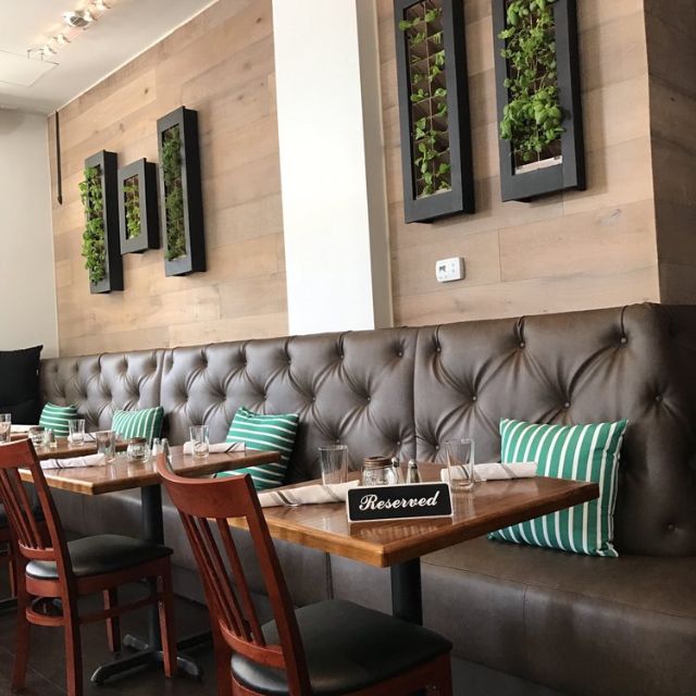 Restaurante Aaron's Table & Wine Bar - Jupiter, , FL | OpenTable