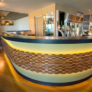 Inverloch Esplanade Hotel - Captains Lounge