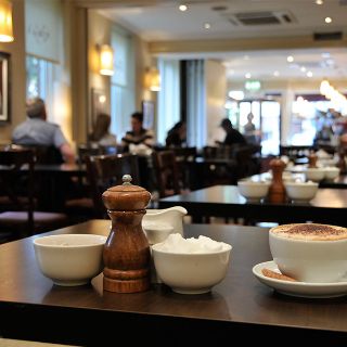 Roly's Café