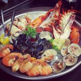 Cover image for Hemmingway's Bistro