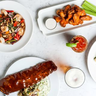 Earls Kitchen + Bar - Robson - Vancouver