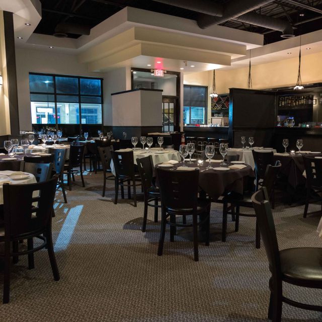 Max Resto Lounge - Updated 2024, Global Restaurant in Burlington, ON