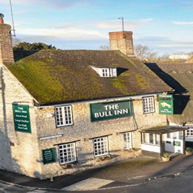 Restaurante The Bull Inn - Launton, , Oxfordshire | OpenTable