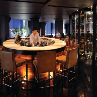 Distil Bar – Tower Club at lebua State Tower
