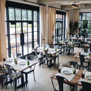 Sixty Vines - Plano