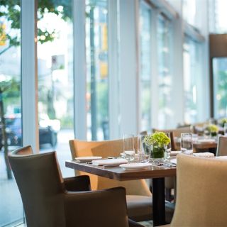 Showcase Restaurant & Bar