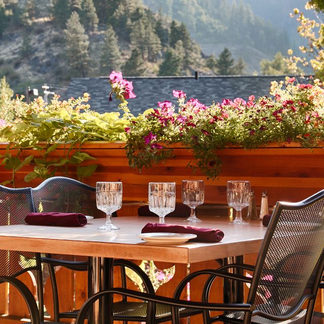 JJ Hills Fresh Grill at Icicle Village Resort Restaurant - Leavenworth ...