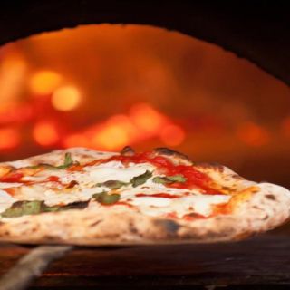 Red Tomato Pizza