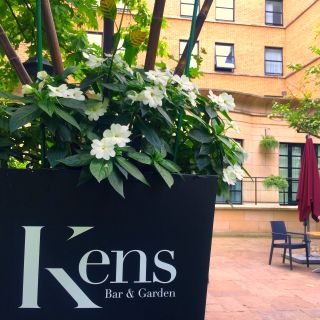 Kens Bar & Garden