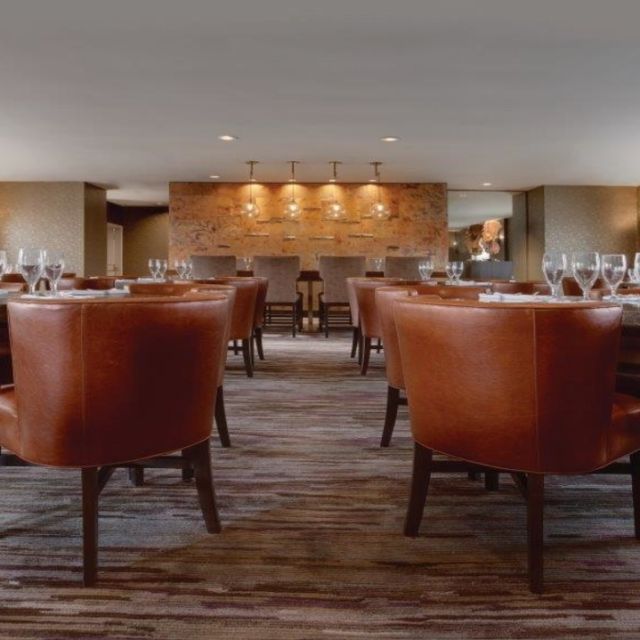 Granada Bar and GrillEmbassy Suites by Hilton Restaurant Scottsdale