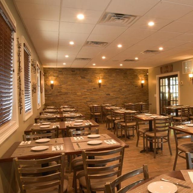 Amari's Pizzeria & Restaurant Updated 2024, Italian Restaurant in