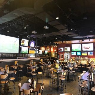 Buffalo Wild Wings, 15745 15 Mile Rd in Fraser - Restaurant menu and reviews