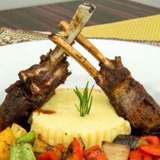 C Taste Restaurant - Centro Al Manhal Rotana