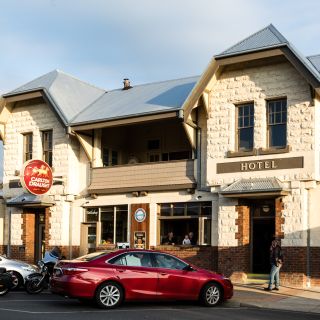 Yarragon Hotel