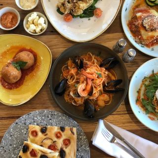 Bellini's Cafe & Restaurant