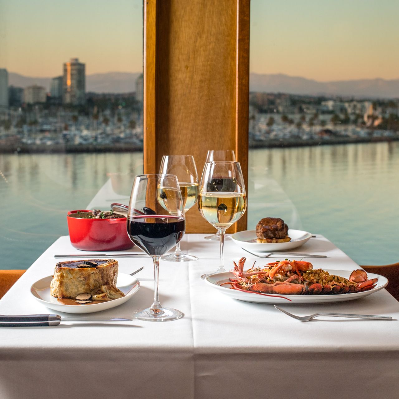 Sir Winston S Aboard The Queen Mary Restaurant Long Beach