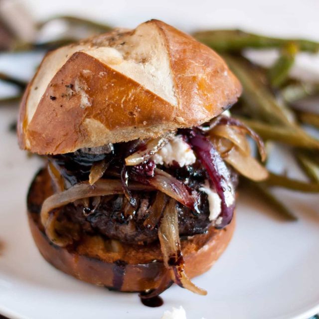 K.T. Ray's on the Pond Updated 2024, American Restaurant in Island