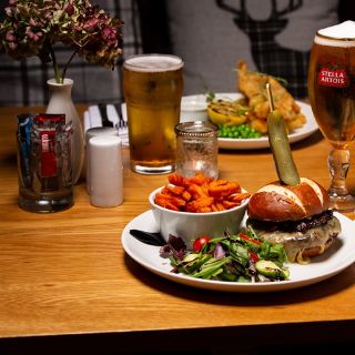 Salomons Estates Pub & Dining