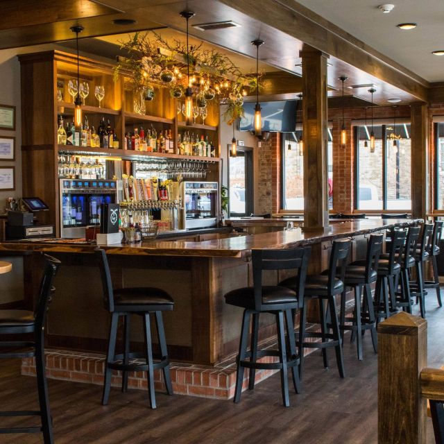 Lincoln Flats Updated 2024, American Restaurant in Valparaiso, IN