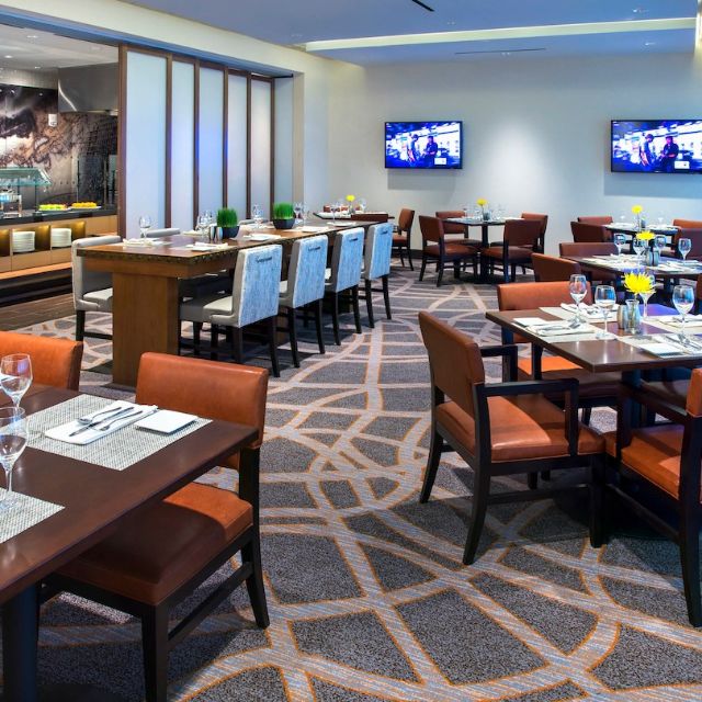 Aviation Grill Marriott Restaurant Newark Nj Opentable