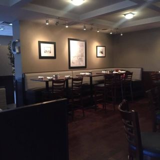 Gus' Corner Grille