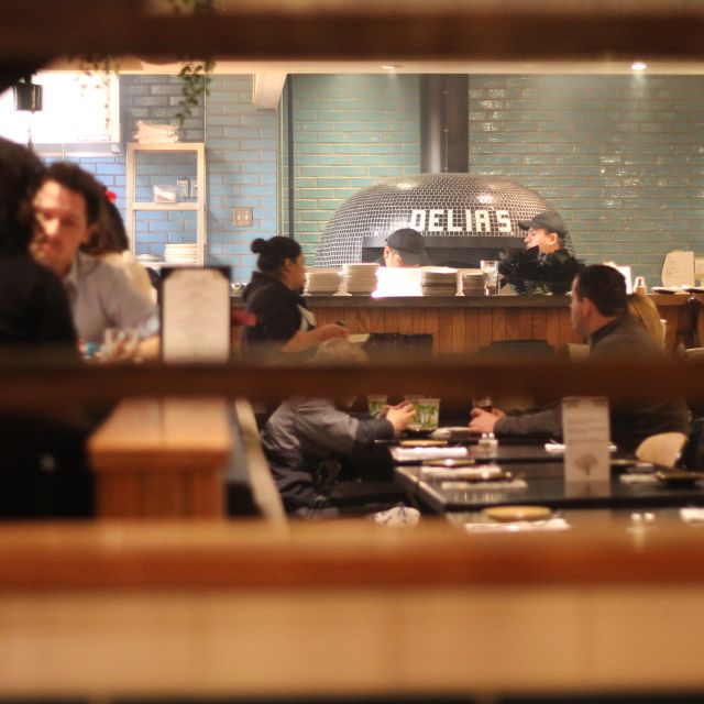 Restaurant Delia's Mediterranean Grill & Brick Oven Pizza Arlington