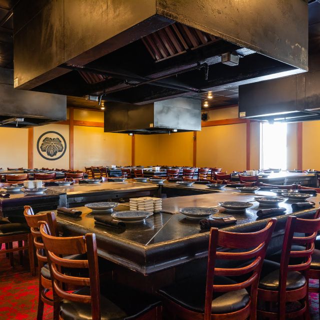 Hibachi bar and outlet grill