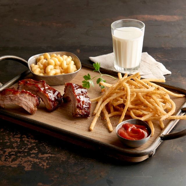 Claim Jumper San Diego Bayside Restaurant San Diego Ca Opentable