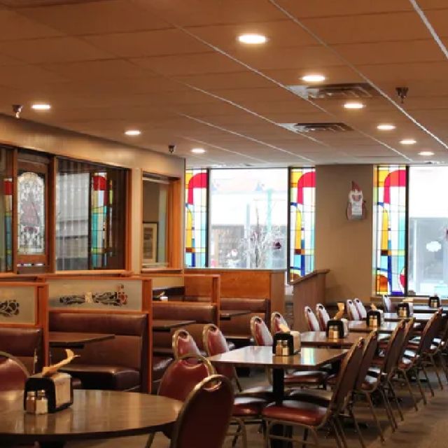 fast food restaurants in decorah iowa