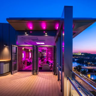 Cloud 9 Sky Bar & Lounge