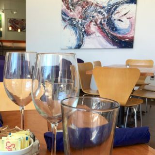 29 Restaurants Near Country Music Hall Of Fame Museum Opentable Pop Rock Cafe