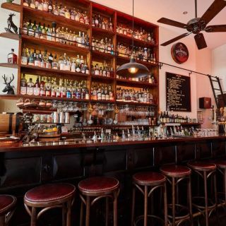 White Oaks Saloon Bar & Dining