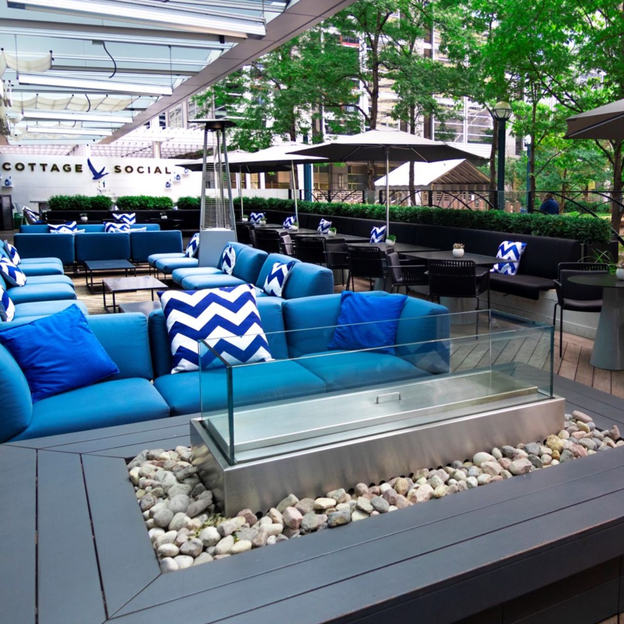 Deq Terrace Lounge The Ritz Carlton Toronto Toronto On