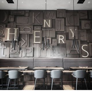 Henry's - Waterfront Hilton Hotel