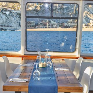Cabo Wave Luxury Dinner Cruise
