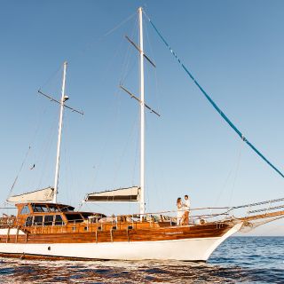 Tu Enamorado Luxury Dinner Yacht Cruise