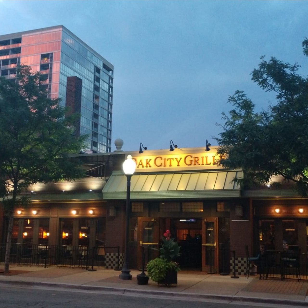 Royal Oak Bar and Grill