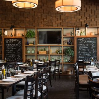Lampuga Bistro - Miyana