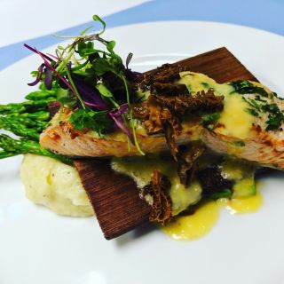 Basil's Seattle Restaurant & Lounge