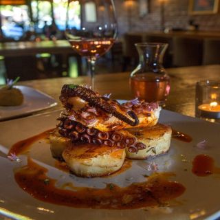 Ostras Tapas & Bottle Shop