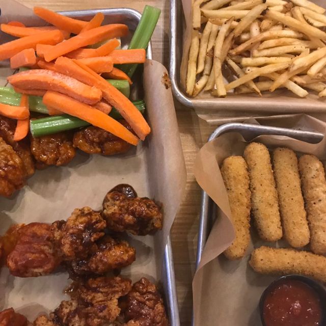 Udrydde Fahrenheit skyde Buffalo Wild Wings - Burbank Restaurant - Burbank, CA | OpenTable