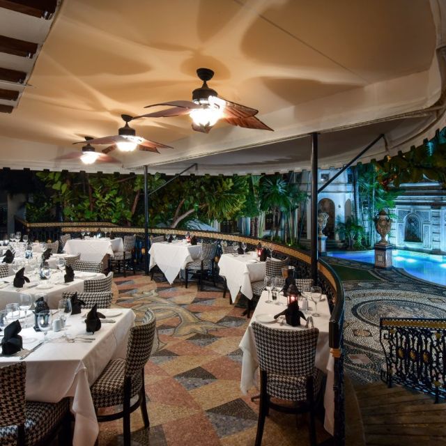 Restaurant Gianni S At The Former Versace Mansion Miami Beach