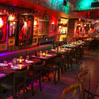 Tapas y Tintos