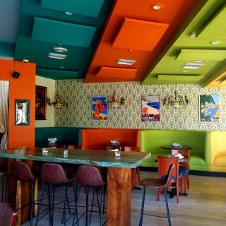 Hotsy-Totsy Bar & Grill